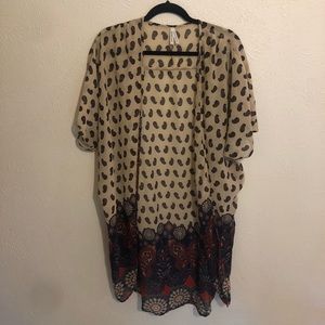 Beautiful polyester tunic!